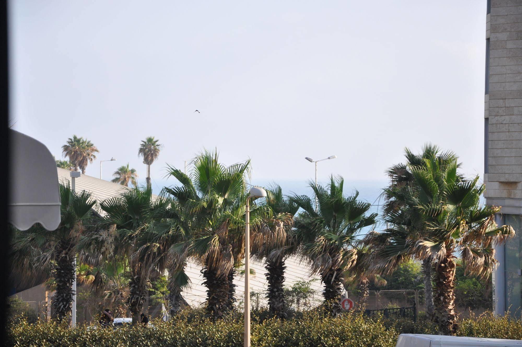 Studio Masaryk Apartment Bat Yam Bagian luar foto